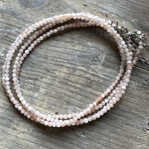 Halsband – persikomånsten