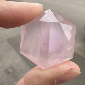 12: Hexagon – rosenkvarts